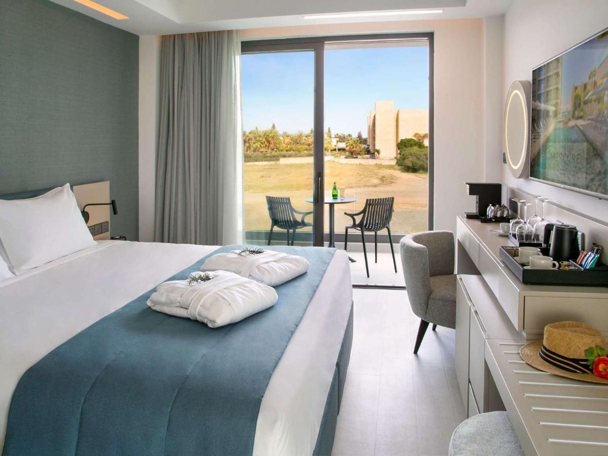 Mercure Larnaca Beach Resort Екстер'єр фото