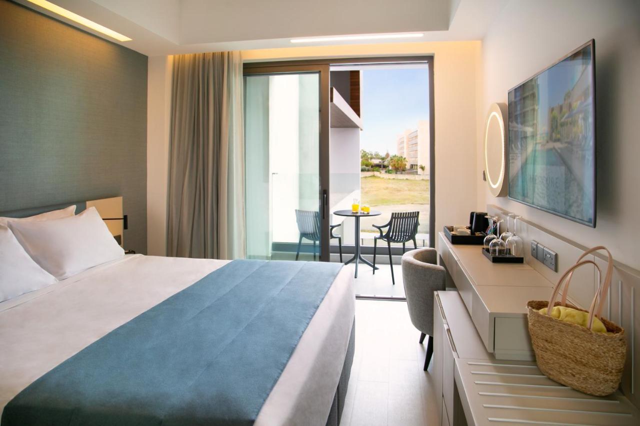 Mercure Larnaca Beach Resort Екстер'єр фото