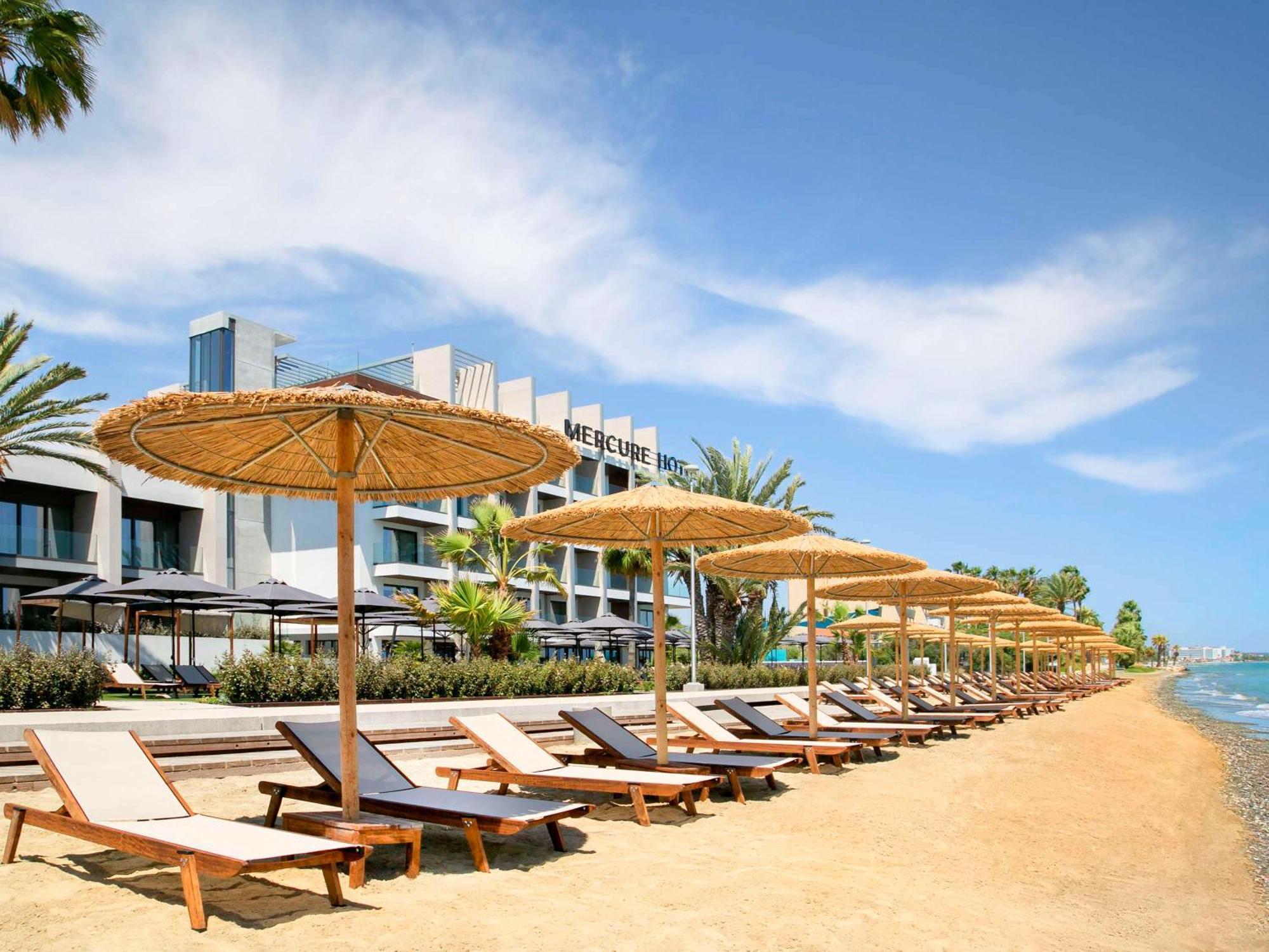 Mercure Larnaca Beach Resort Екстер'єр фото