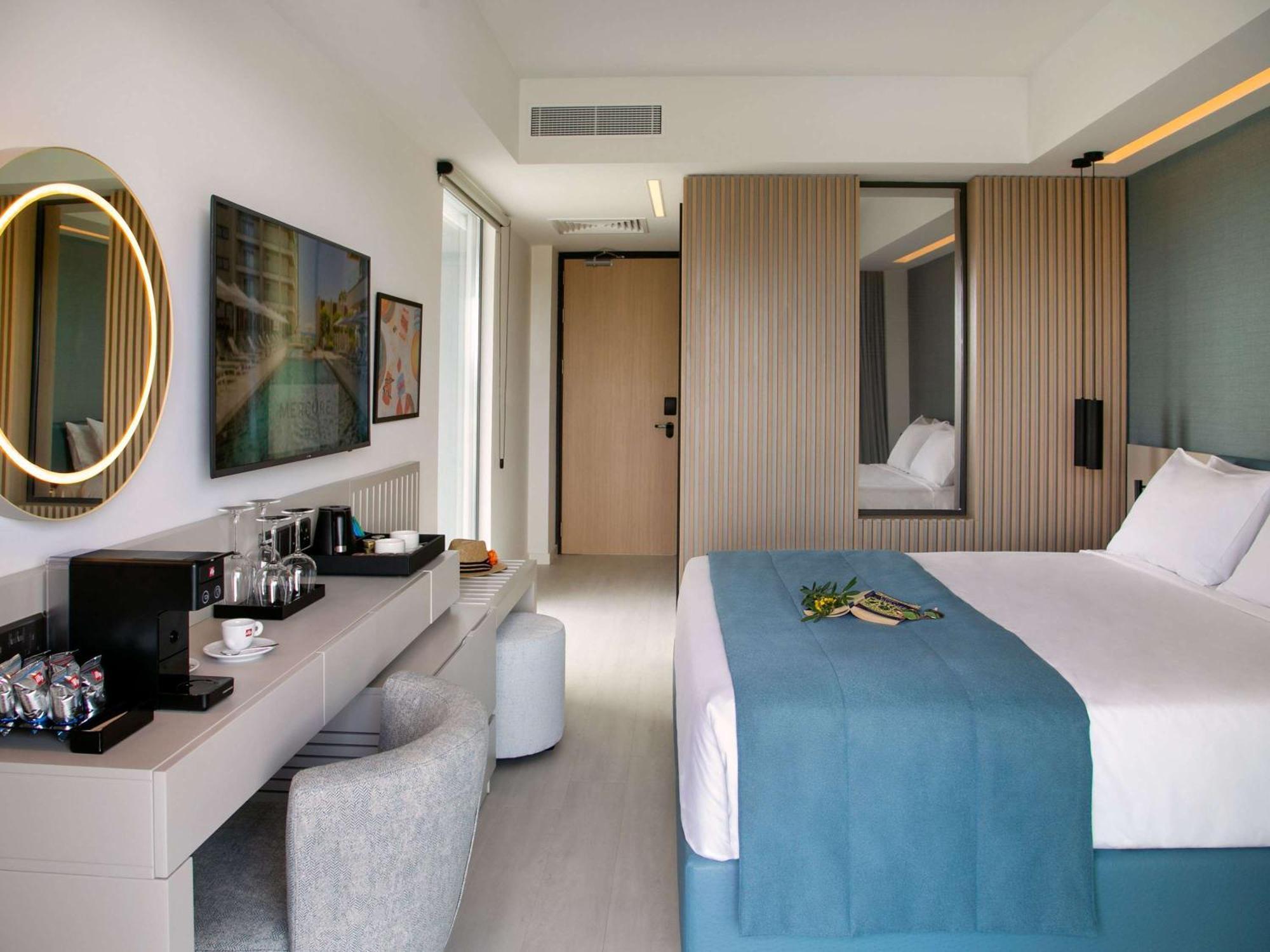 Mercure Larnaca Beach Resort Екстер'єр фото