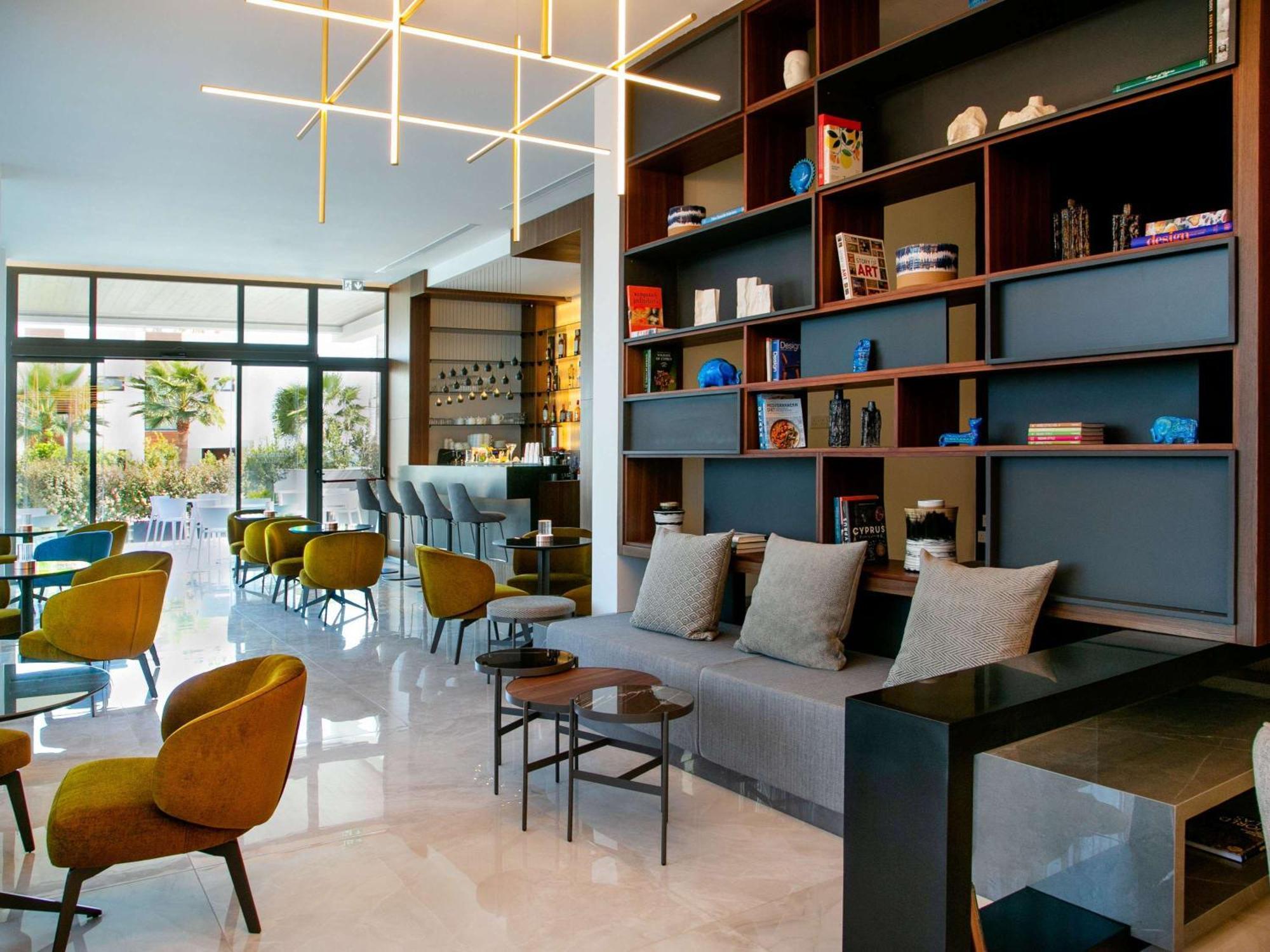 Mercure Larnaca Beach Resort Екстер'єр фото