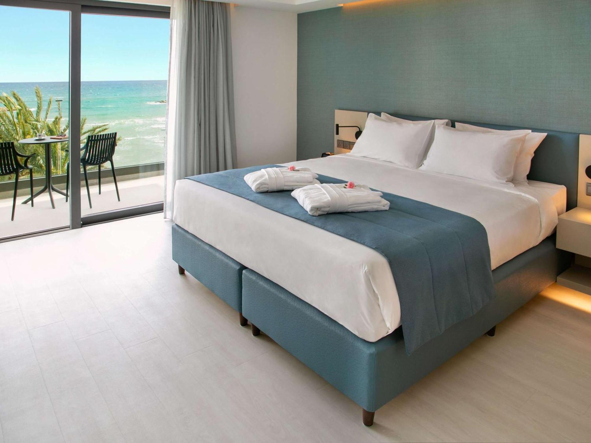 Mercure Larnaca Beach Resort Екстер'єр фото