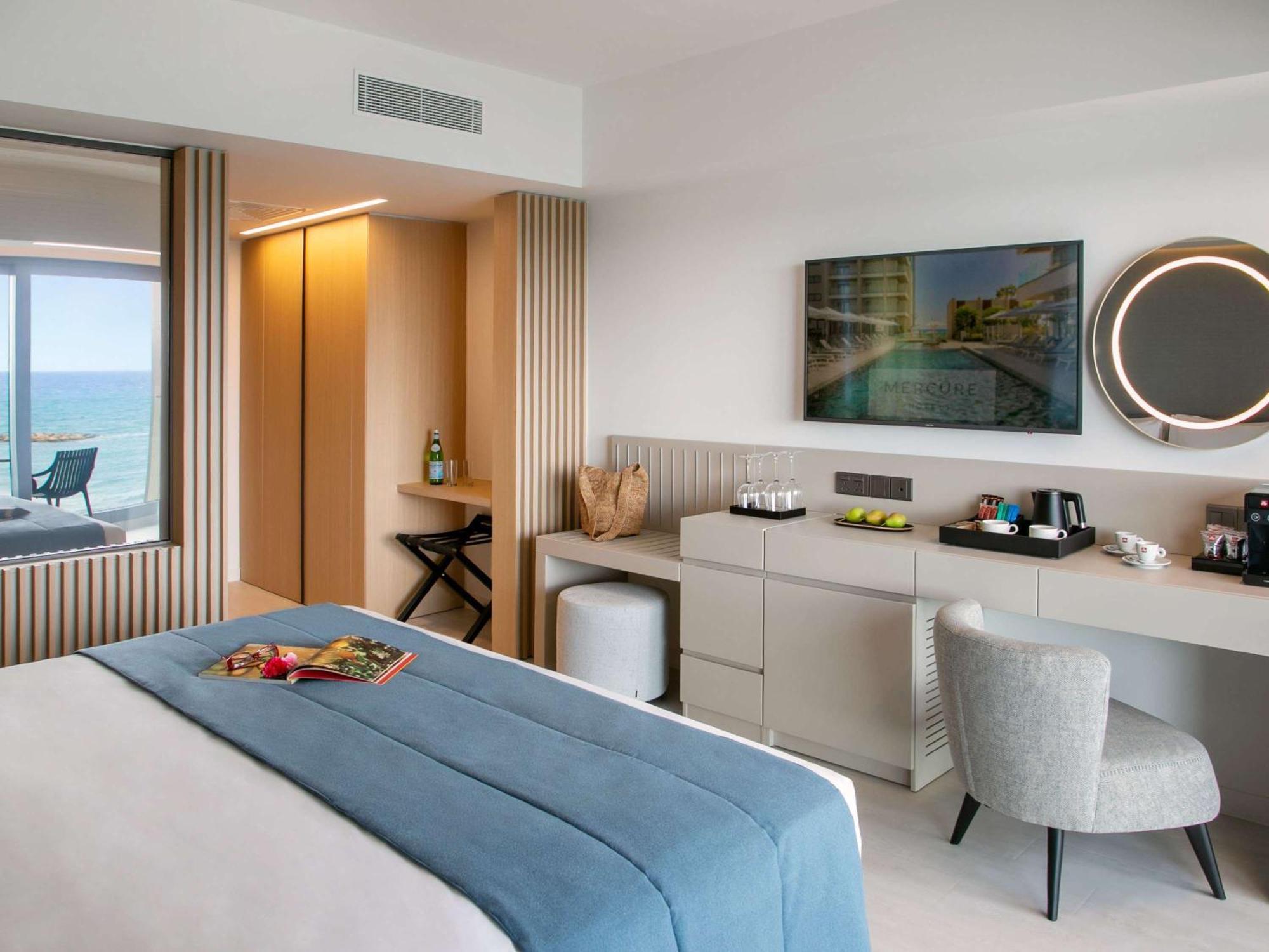 Mercure Larnaca Beach Resort Екстер'єр фото