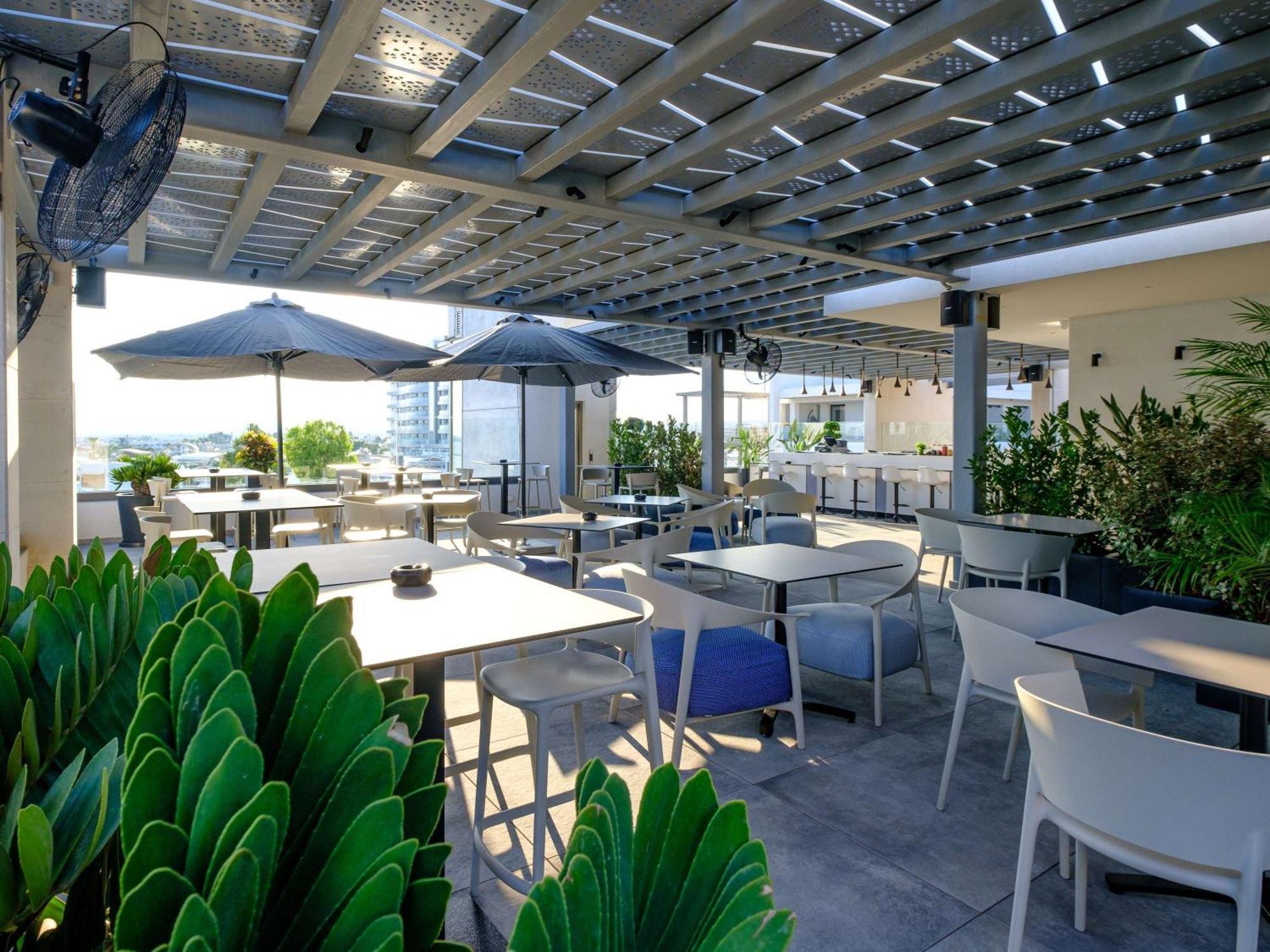 Mercure Larnaca Beach Resort Екстер'єр фото