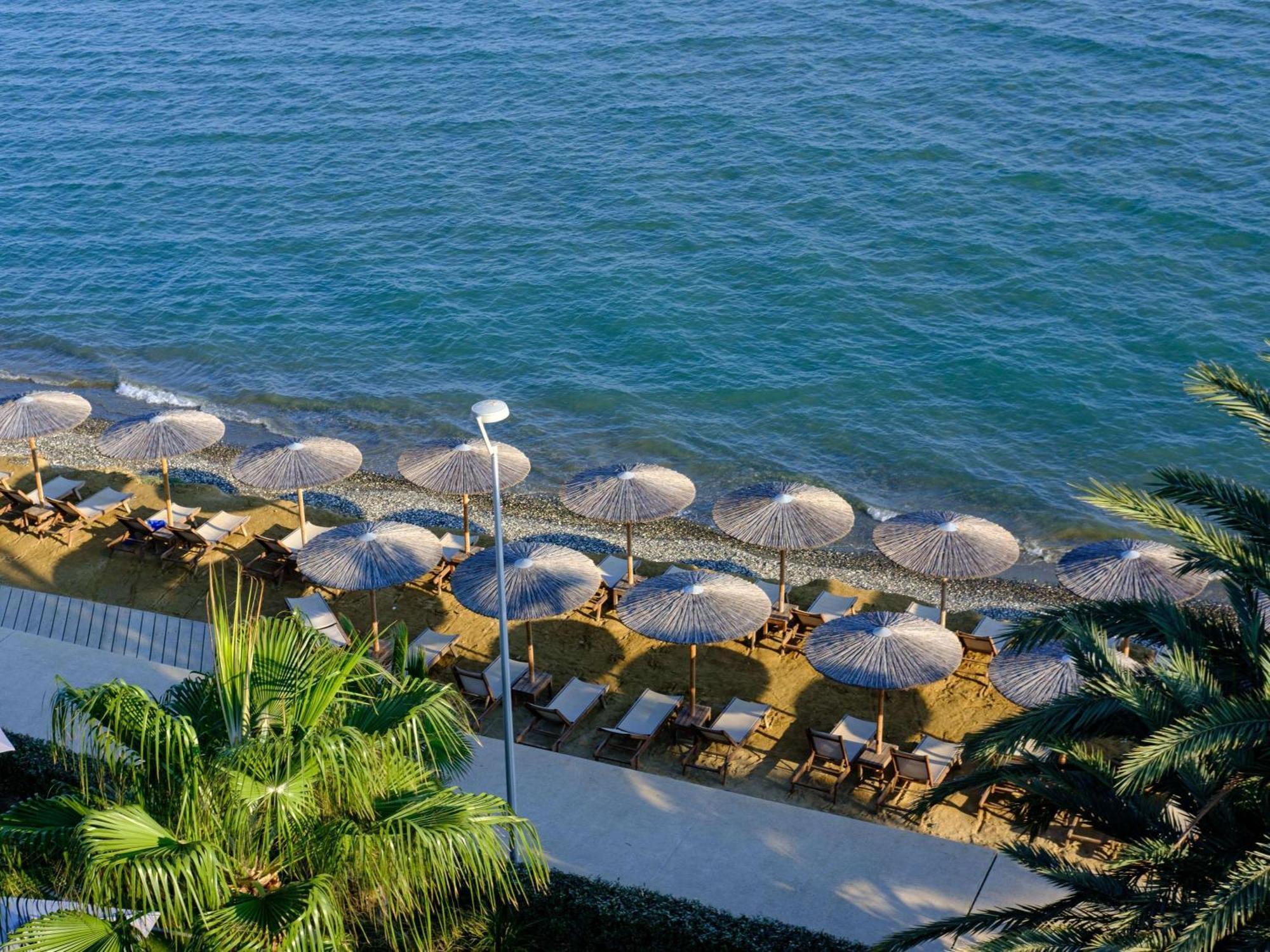 Mercure Larnaca Beach Resort Екстер'єр фото